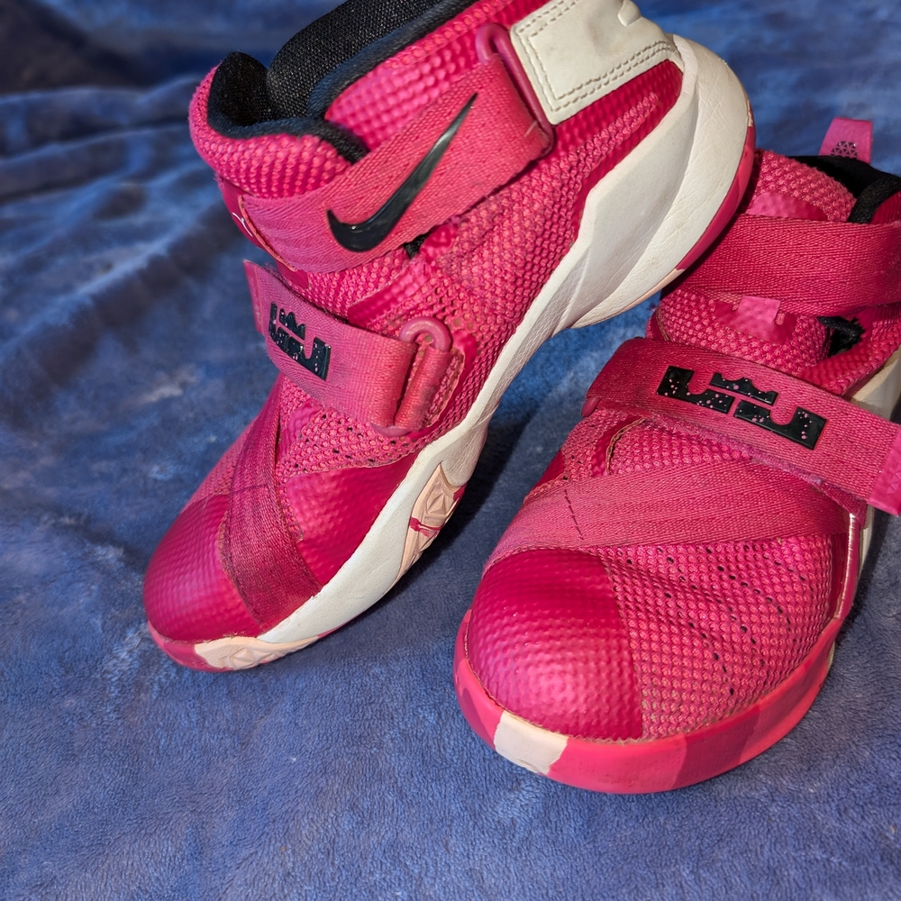 Kids Nike LeBron zoom soldier